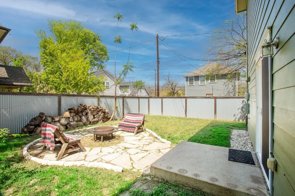 914 Bret Lane Austin TX 78721