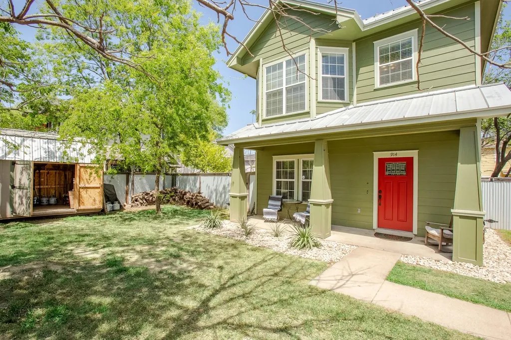 914 Bret Lane Austin TX 78721