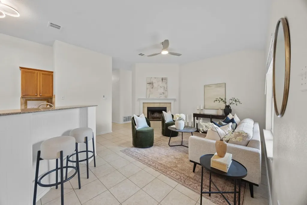 8219 Edgemoor Place Austin TX 78749