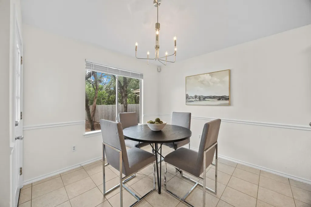 8219 Edgemoor Place Austin TX 78749