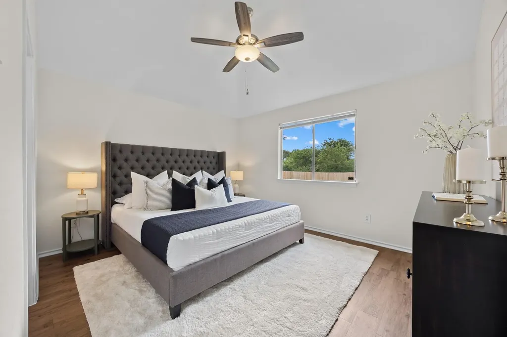 8219 Edgemoor Place Austin TX 78749
