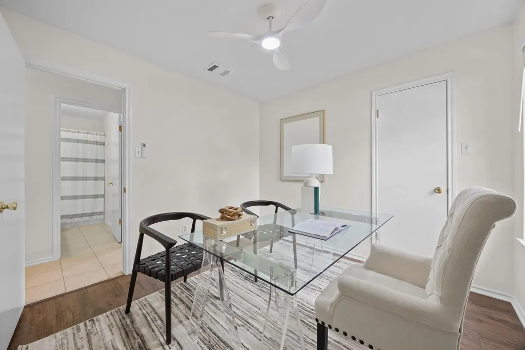 8219 Edgemoor Place Austin TX 78749