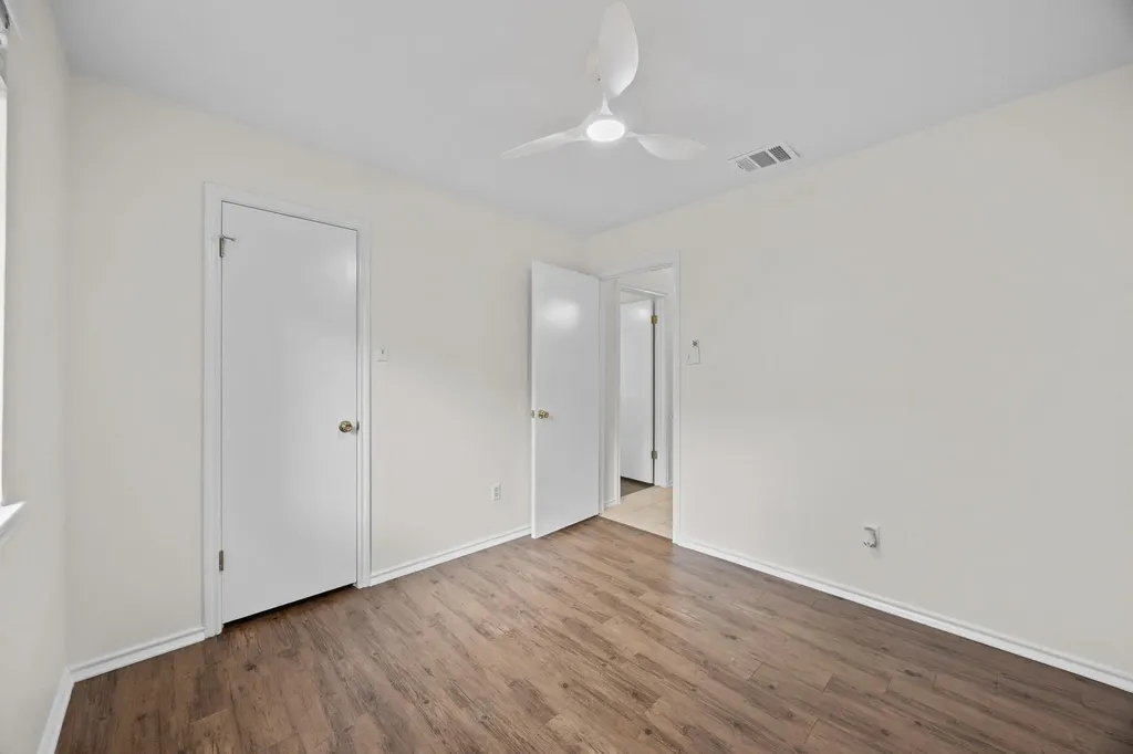 8219 Edgemoor Place Austin TX 78749