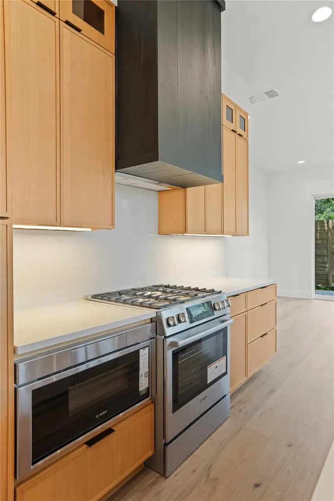 752 Pedernales Street Austin TX 78702