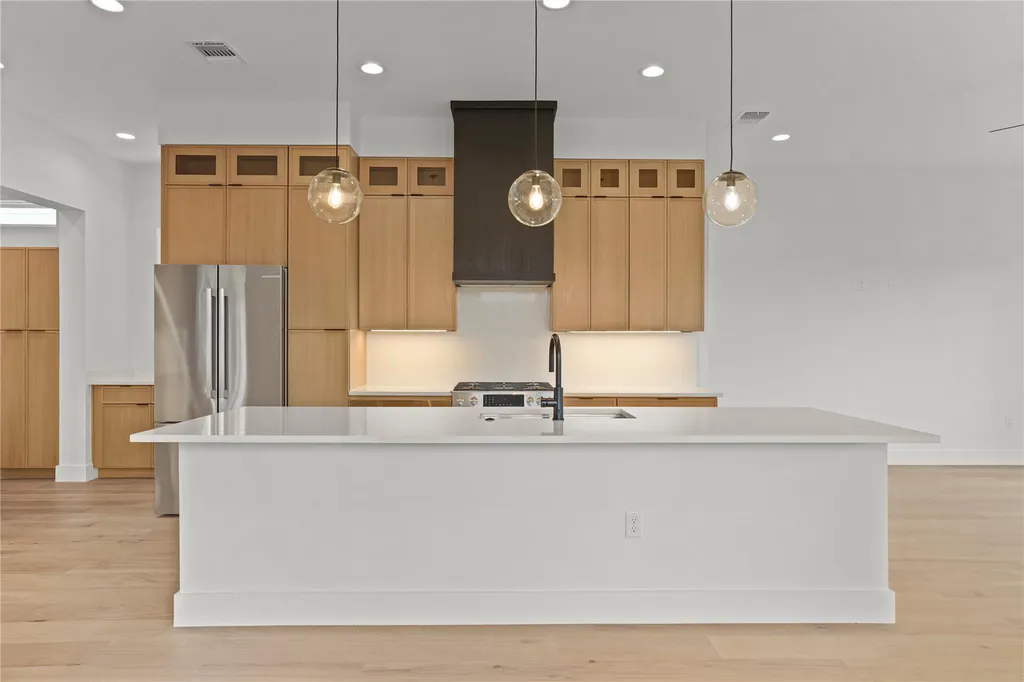752 Pedernales Street Austin TX 78702