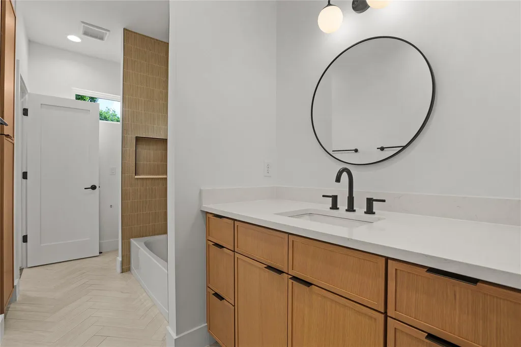 752 Pedernales Street Austin TX 78702