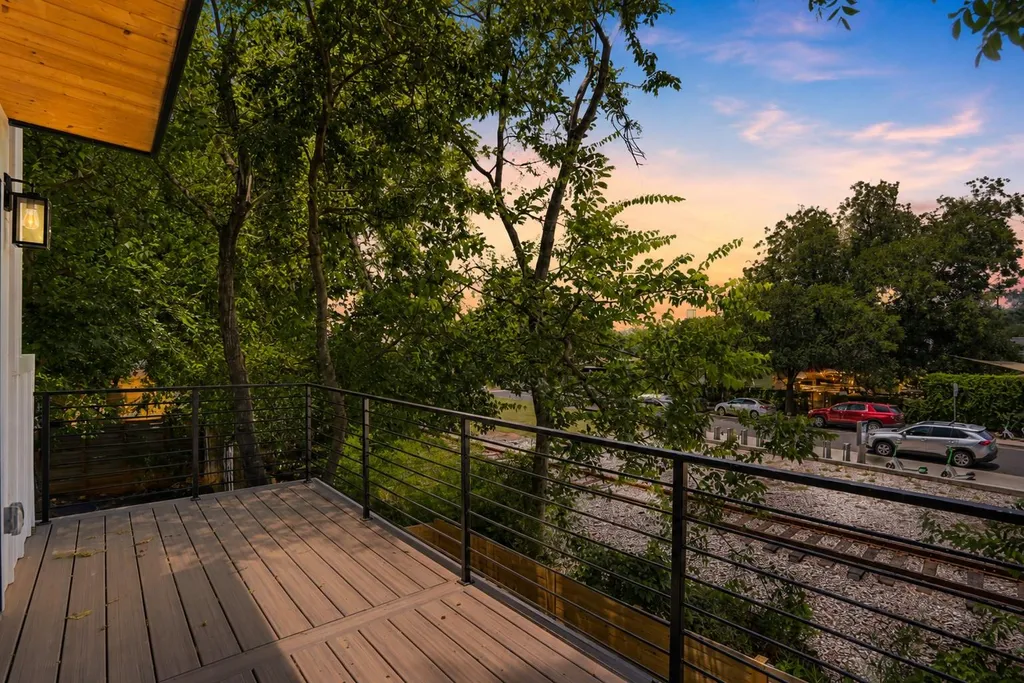 752 Pedernales Street Austin TX 78702