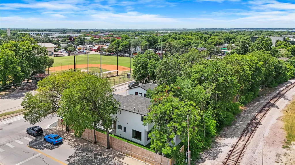 752 Pedernales Street Austin TX 78702
