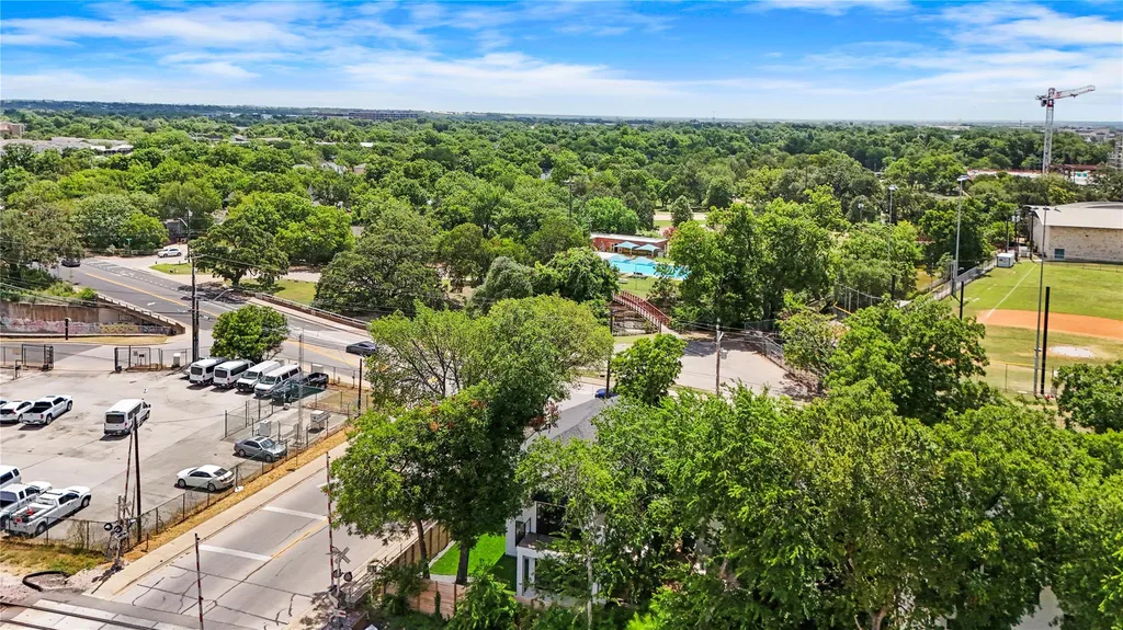752 Pedernales Street Austin TX 78702