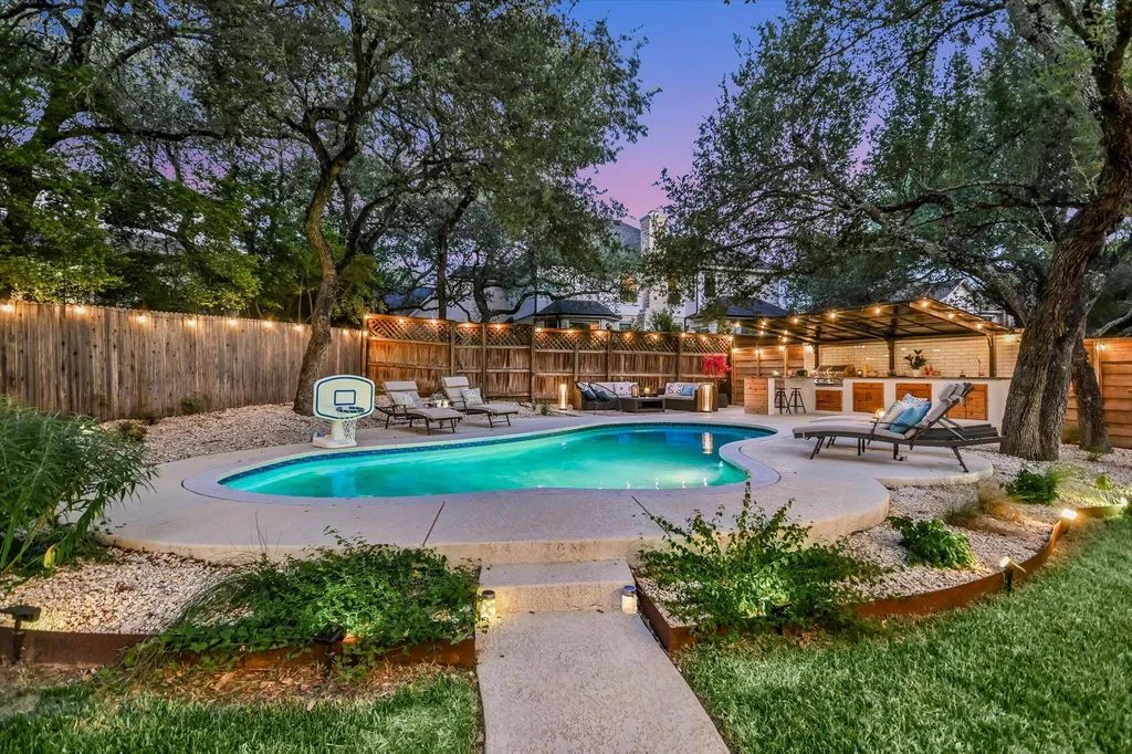 8301 Willheather Glen Austin TX 78750