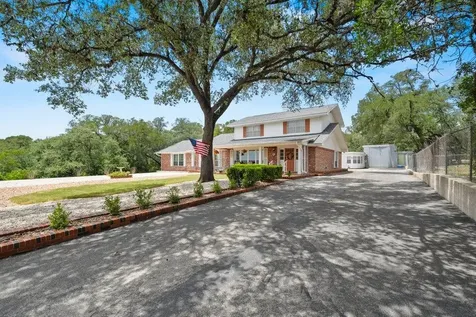 699 Floral Avenue New Braunfels TX 78130