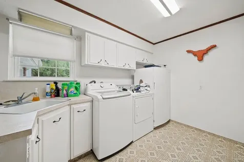 699 Floral Avenue New Braunfels TX 78130