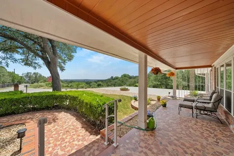 699 Floral Avenue New Braunfels TX 78130