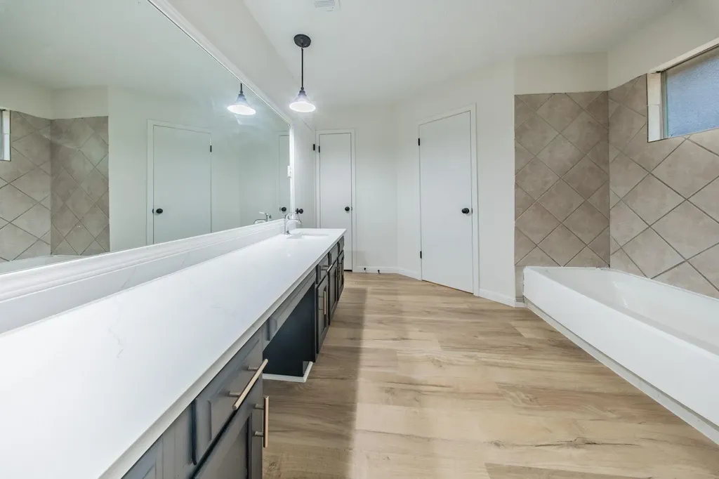 4504 Langtry Lane Austin TX 78749