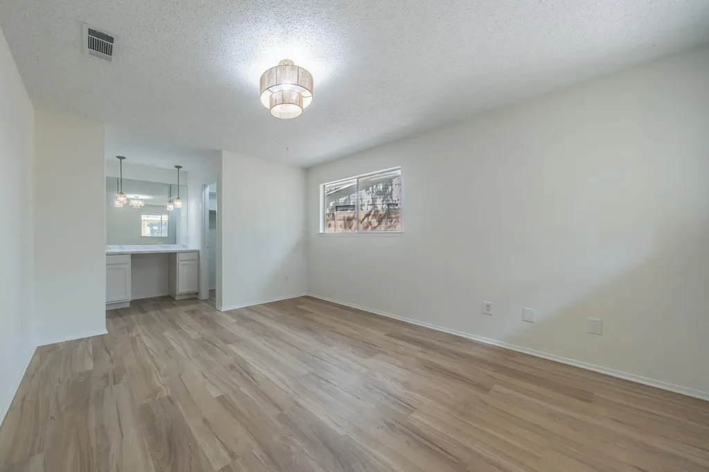 4504 Langtry Lane Austin TX 78749