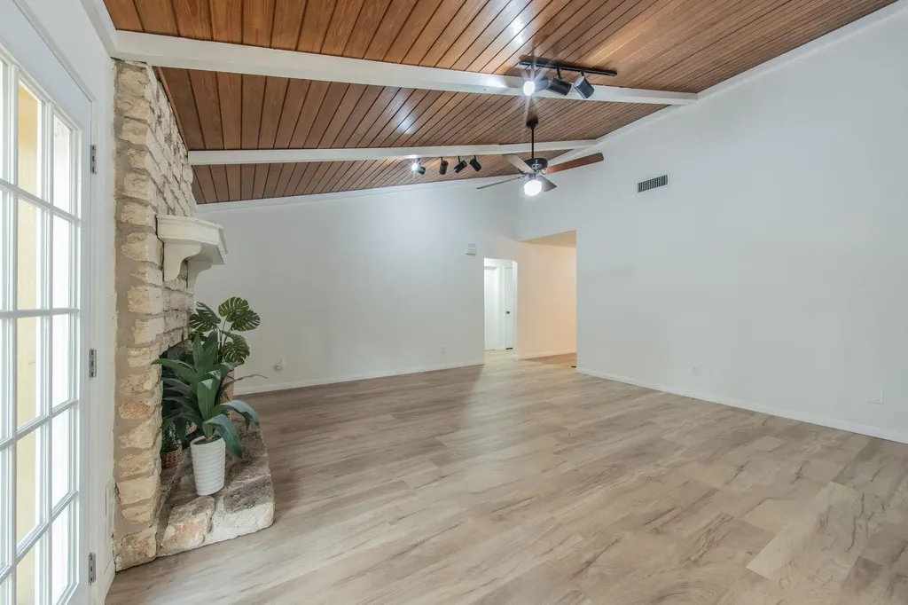 4504 Langtry Lane Austin TX 78749