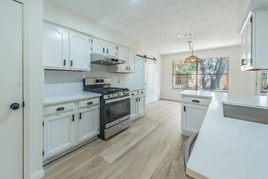 4504 Langtry Lane Austin TX 78749