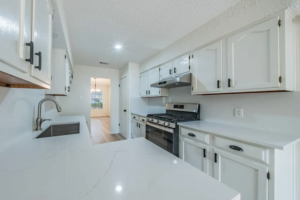 4504 Langtry Lane Austin TX 78749