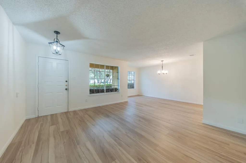 4504 Langtry Lane Austin TX 78749