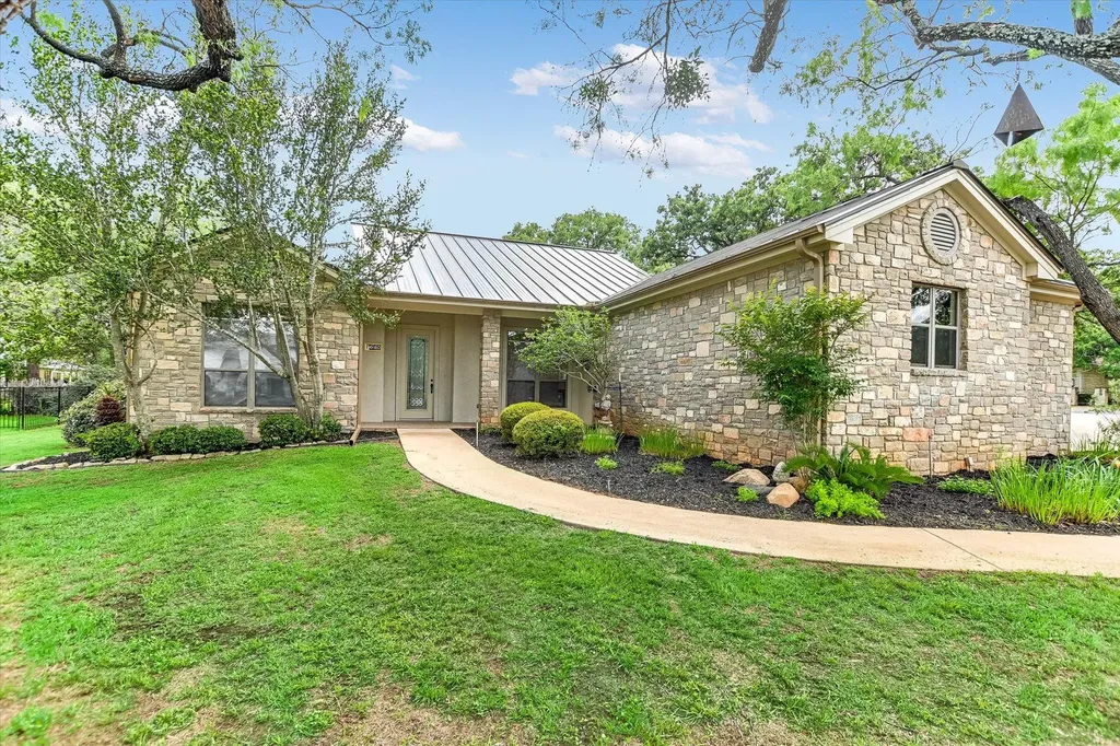 1308 Hi Circle N Horseshoe Bay TX 78657