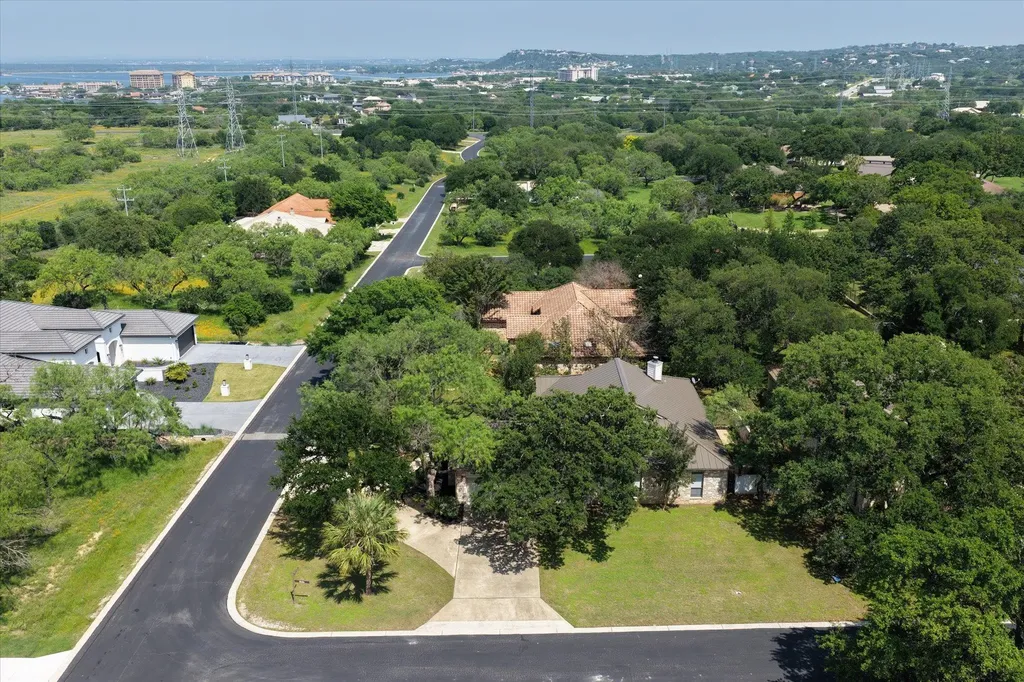 1308 Hi Circle N Horseshoe Bay TX 78657