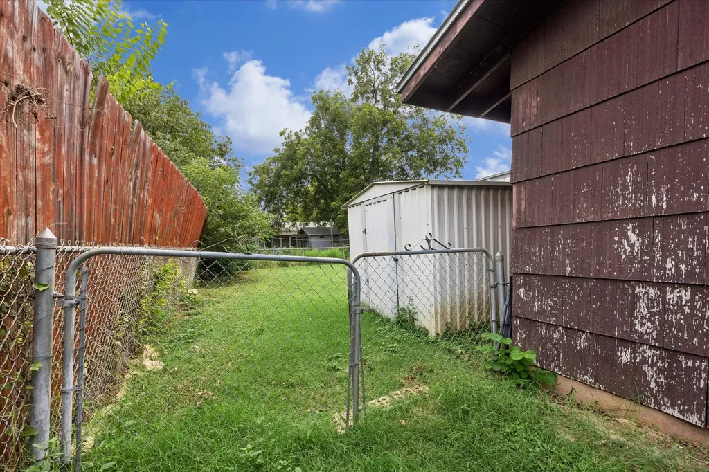 2024 W Ben White Boulevard Austin TX 78704