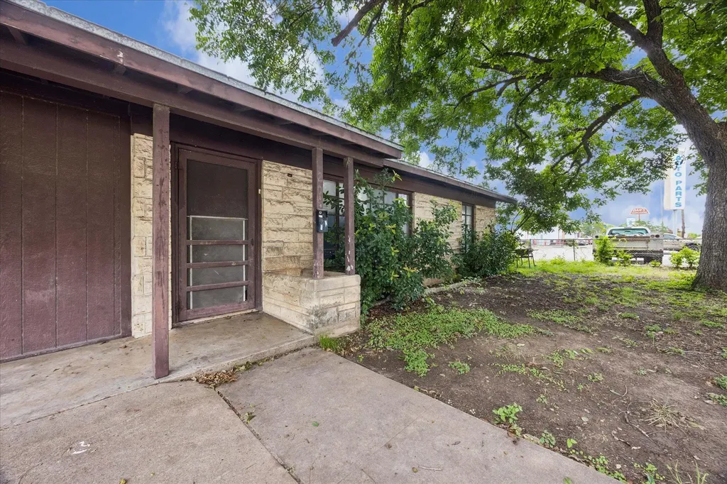 2024 W Ben White Boulevard Austin TX 78704