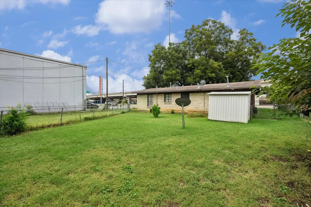 2024 W Ben White Boulevard Austin TX 78704