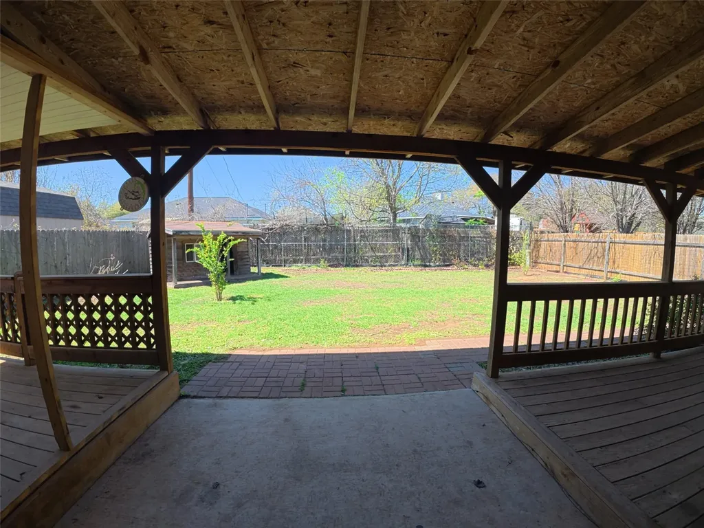 305 China Cove Elgin TX 78621