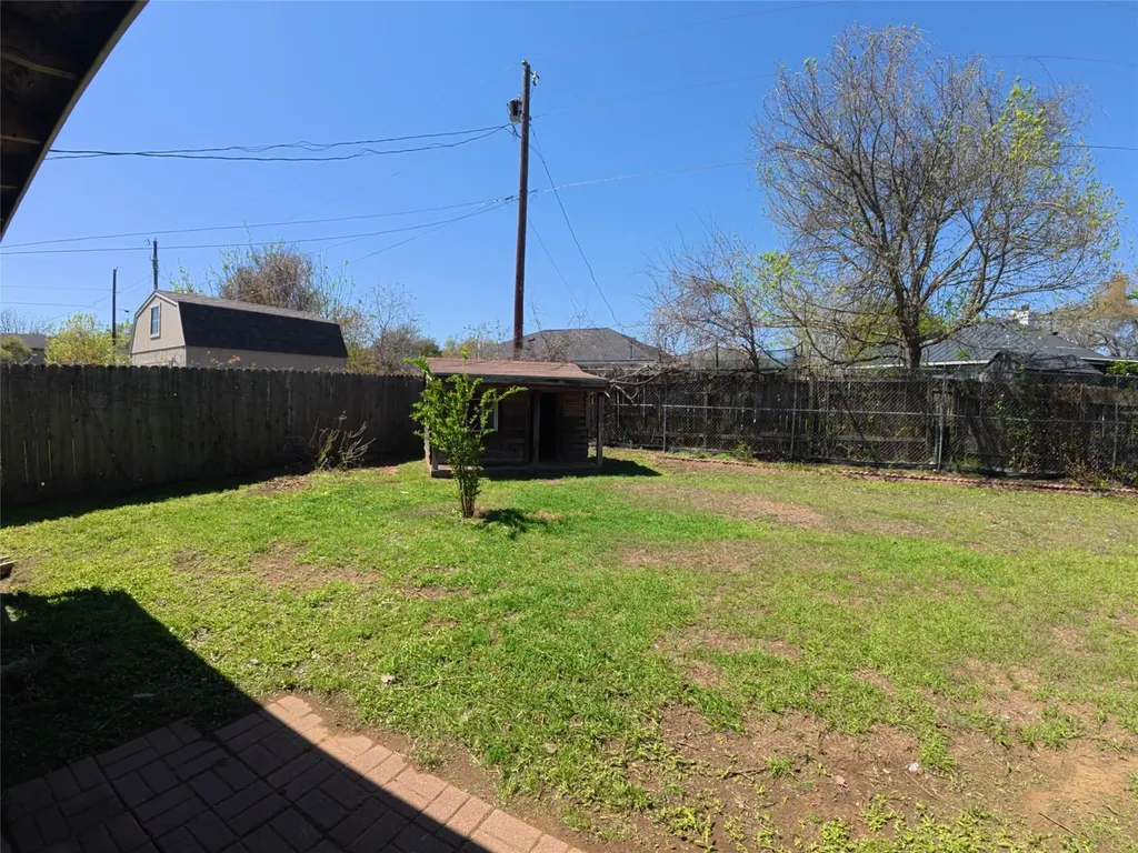 305 China Cove Elgin TX 78621
