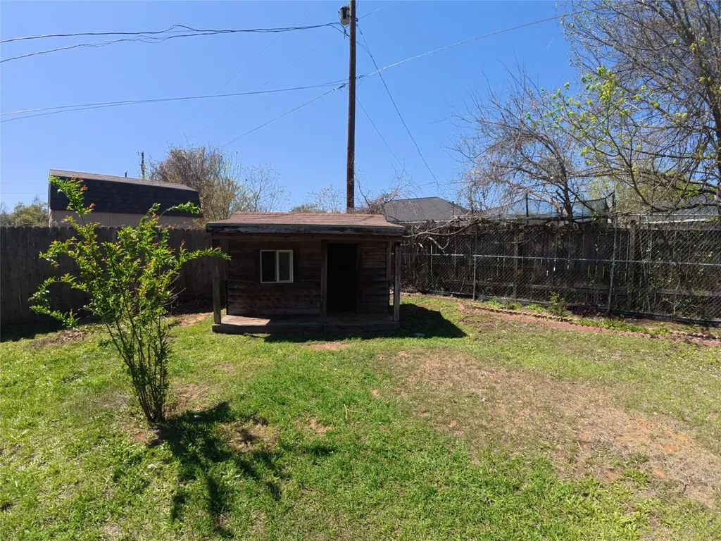 305 China Cove Elgin TX 78621