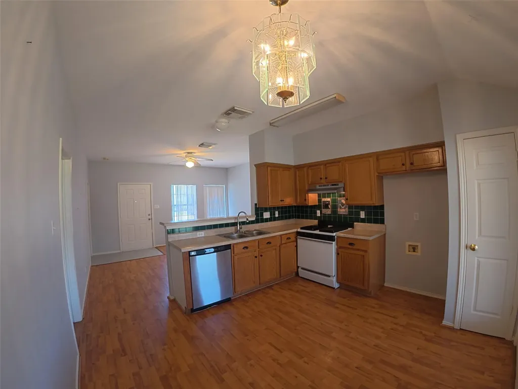 305 China Cove Elgin TX 78621
