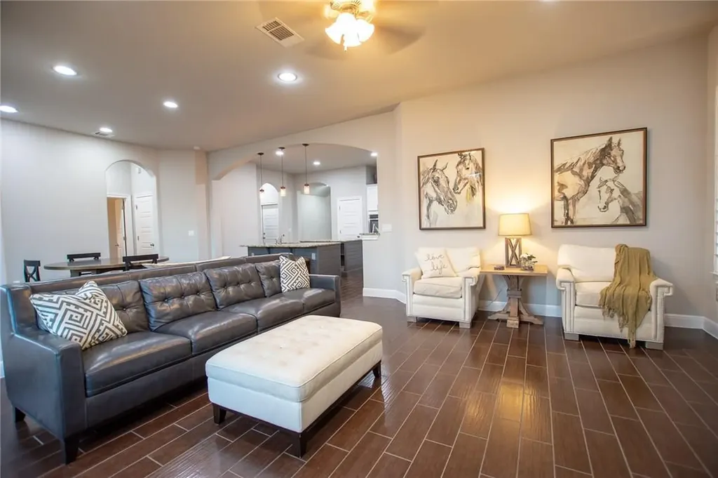 22521 Rock Wren Road Spicewood TX 78669