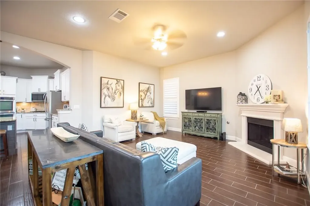 22521 Rock Wren Road Spicewood TX 78669
