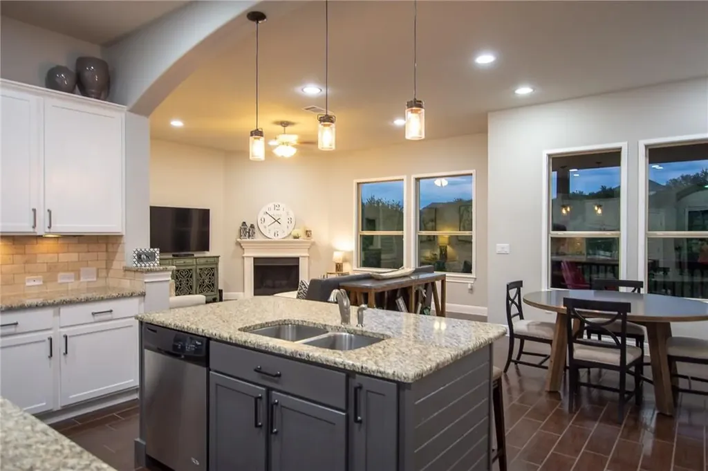 22521 Rock Wren Road Spicewood TX 78669