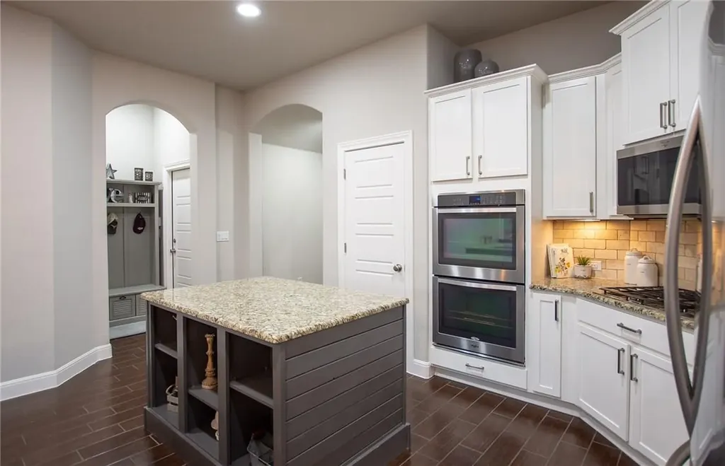22521 Rock Wren Road Spicewood TX 78669