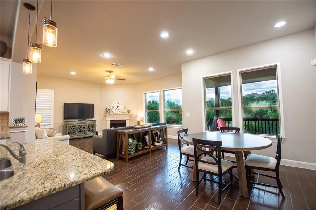 22521 Rock Wren Road Spicewood TX 78669