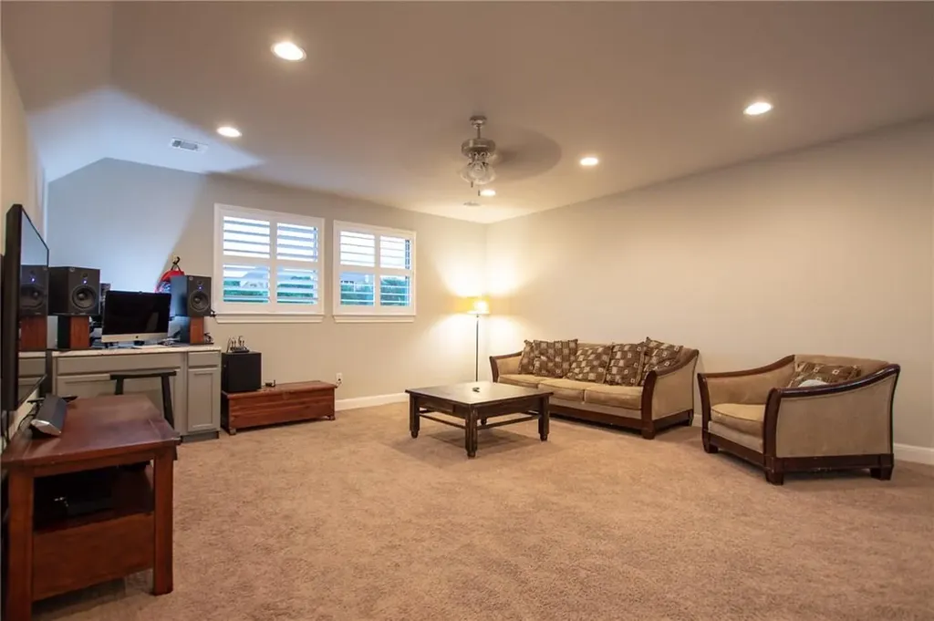 22521 Rock Wren Road Spicewood TX 78669