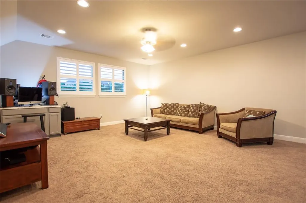 22521 Rock Wren Road Spicewood TX 78669