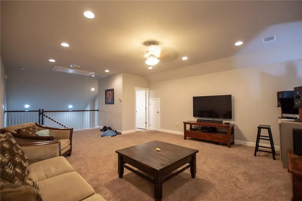 22521 Rock Wren Road Spicewood TX 78669