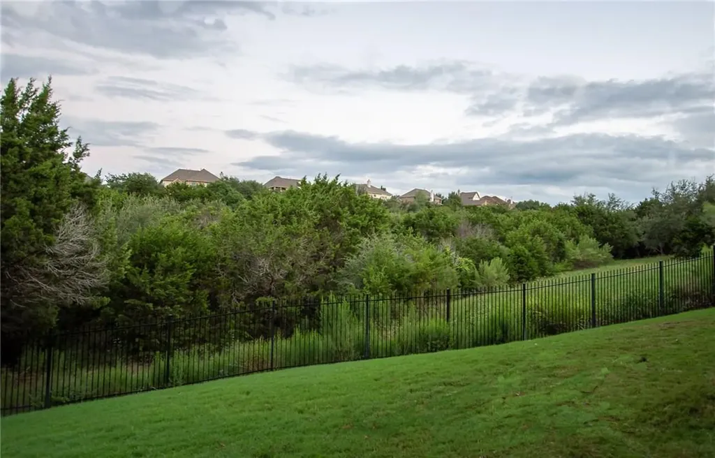 22521 Rock Wren Road Spicewood TX 78669
