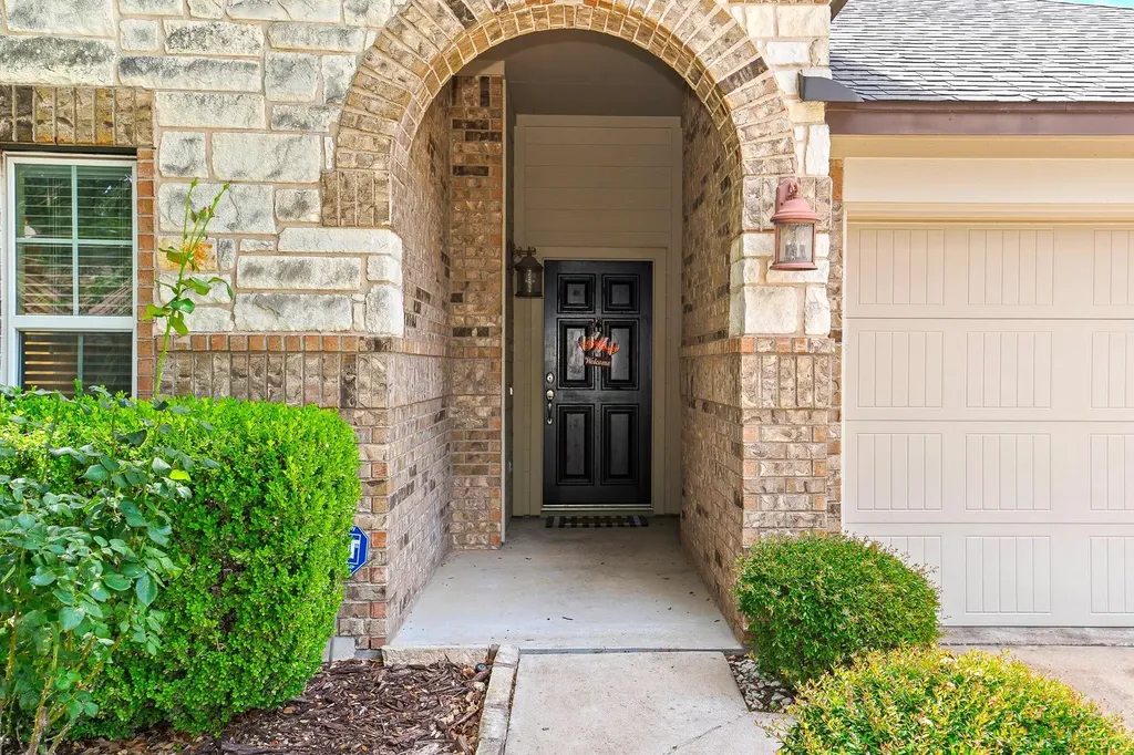 1729 Hidden Springs Path Round Rock TX 78665