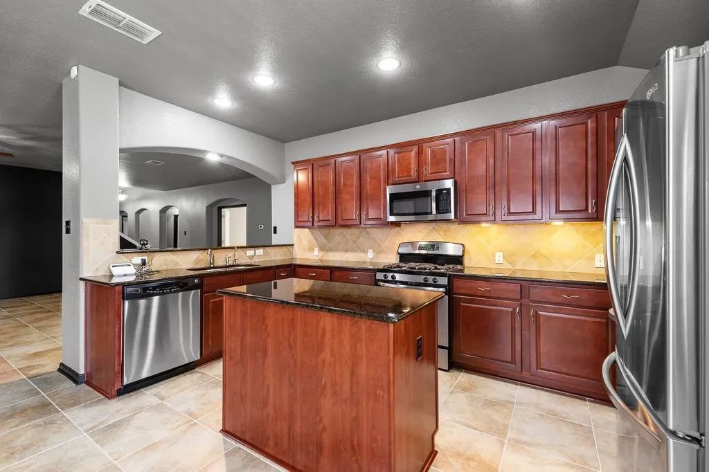 1729 Hidden Springs Path Round Rock TX 78665