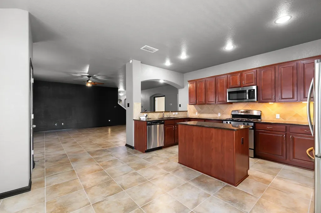 1729 Hidden Springs Path Round Rock TX 78665