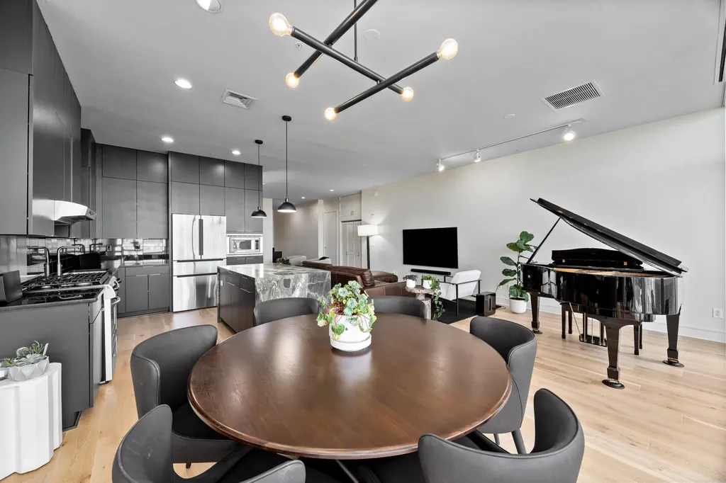 555 E 5th Street Austin TX 78701