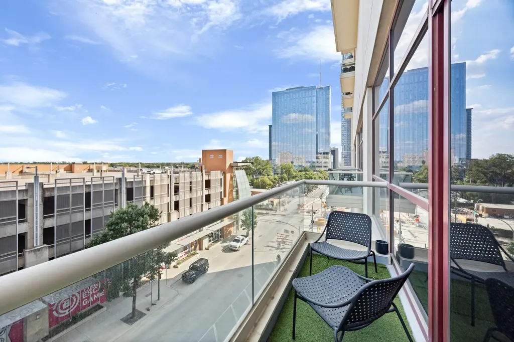 555 E 5th Street Austin TX 78701