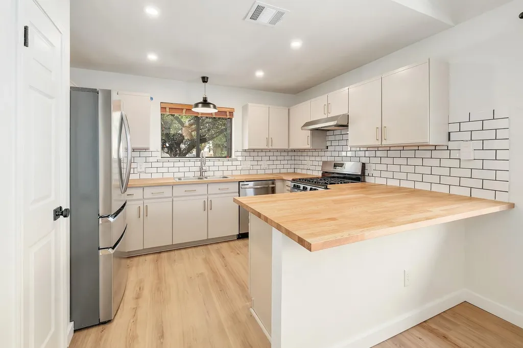 2205 Waterway Bend Austin TX 78728