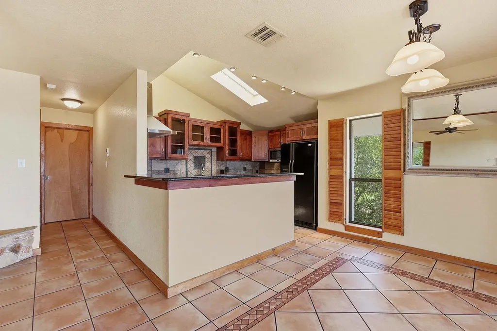 1203 Lakefield Canyon Lake TX 78133