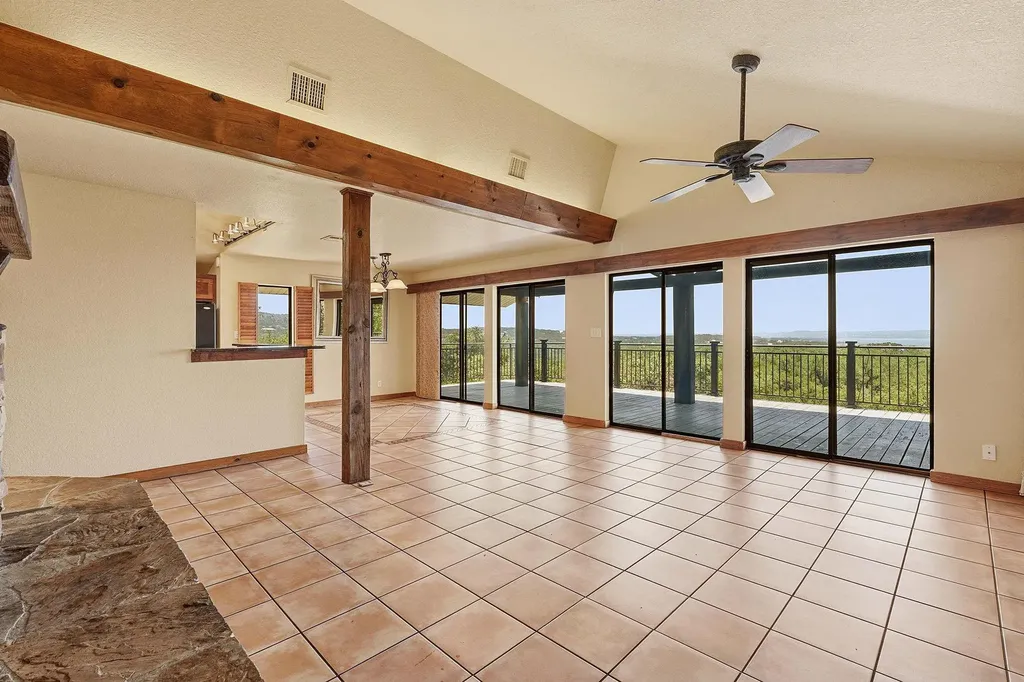 1203 Lakefield Canyon Lake TX 78133
