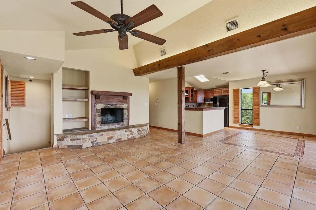 1203 Lakefield Canyon Lake TX 78133